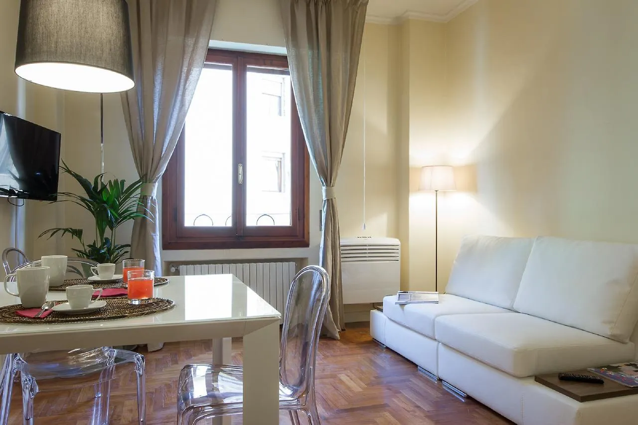 Apartments Florence - Le Por Santa Maria 0*,